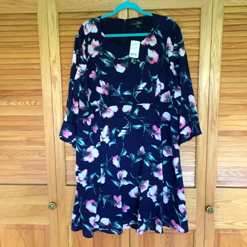 Floral Dress with flared sleeves